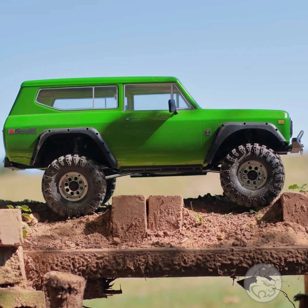 Redcat Racing Gen8 V2 International Scout II RTR 1/10 4WD Rock Crawler, Green 2 Redcat Racing Gen8 V2 International Scout II RTR 1/10 4WD Rock Crawler, Green - Image 2